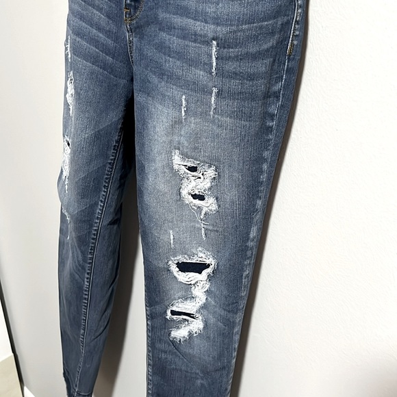 Judy Blue LA Skinny Jeans w/ rips on thighs & raw cuff. More like size 11. - Picture 2 of 8